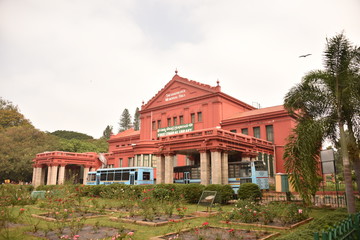 Obraz premium Budynek Centralnej Biblioteki Stanowej, Bangalore, Karnataka, Indie