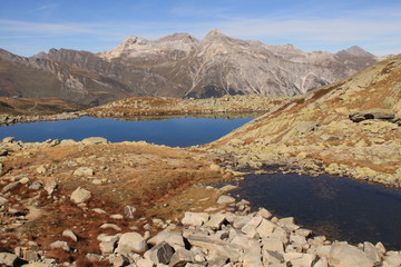 Karge Schönheit: Alpenpanorama am Bergseeli mit Schollen-und Teurihorn