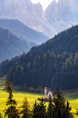 Obraz premium St Johann Church, Santa Maddalena, Val Di Funes, Dolomites, Italy.