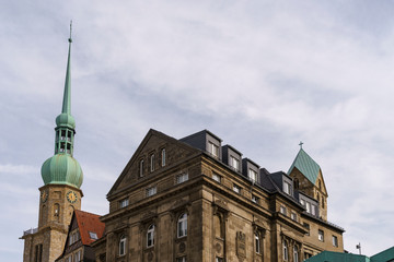 Reinoldikirche und Apotheke in der Dortmunder Innenstadt