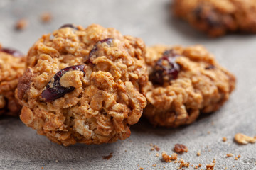 Oat cookies with cranberry and pecan