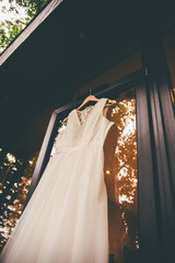 Waist cut photo of the tender wedding dress
