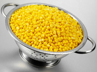 SWEETCORN IN COLANDER