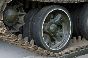 tanks transmission device