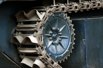 tanks transmission device