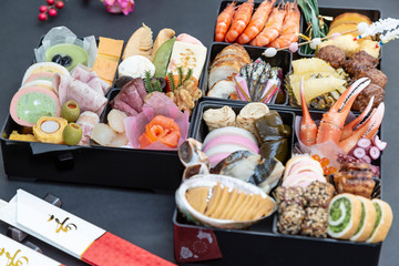 日本の伝統食「お節料理」の俯瞰写真。正月、年始,料理,伝統,文化イメージ