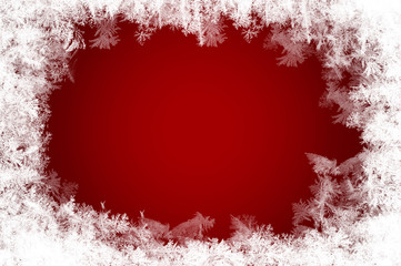 natürlich gewachsene Eiskristalle, weihnachtlicher roter Hintergrund