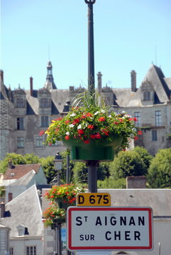 ville de Saint-Aignan-sur-Cher, panneau de signalisation, département du Loir et Cher, France