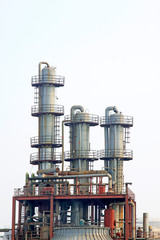 Rectifying column in a factory