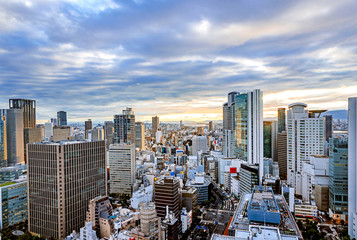 Fototapeta premium Pejzaż Osaka o zachodzie słońca