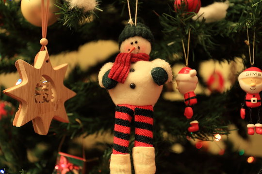 Pupazzetti Per Albero Di Natale Pupazzetti 画像 - 参照 142 Stock 写真、ベクターおよびビデオ | Adobe Stock