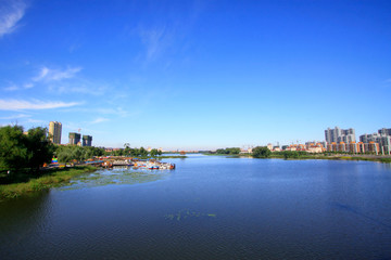 Obraz premium city scenery in the North River Park