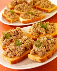 KOSHER CHOPPED LIVER ON BRUSCHETTA