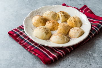 Apple Slices with Turkish Coffee Powder / Powdered Coffee.