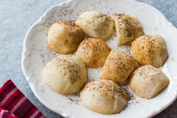 Apple Slices with Turkish Coffee Powder / Powdered Coffee.