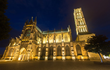 Fototapeta na wymiar Night view of Limoges Cathedral