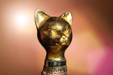 statuette d'un chat sacré égyptien d'un pharaon