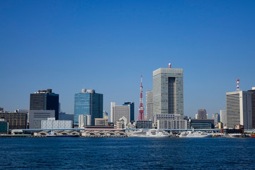Fototapeta premium Cityscape of Tokyo Bay, Japan