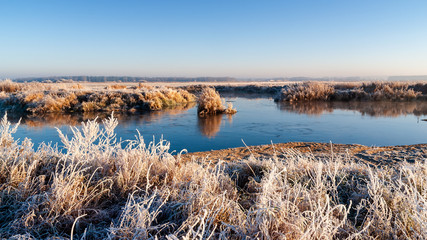 Słoneczny i mroźny poranek nad Narwią, Polska,Podlasie © podlaski49
