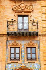 Fototapeta na wymiar windows at a historical building in Seville, Spain