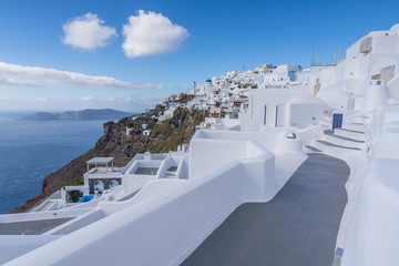 villaggio di Imerovigli abbarbicato sulla caldera di Santorini, Grecia	