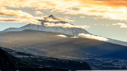 El Teide im winterlichen Sonnenuntergang