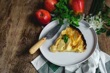 Apple pie with cinnamon and mint