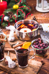 Obraz na płótnie Canvas Festive warming mulled wine, Christmas food
