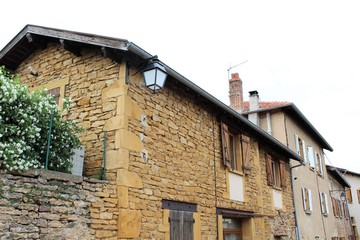SAINT LAURENT D'OINGT - BEAUJOLAIS - VILLAGE EN PIERRE DOREE