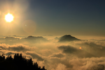 Herbst Abend in den Alpen
