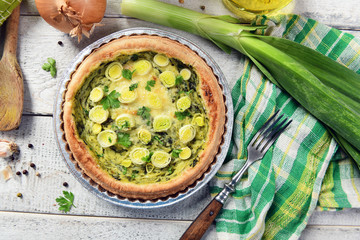 Quiche with leeks and cheese
