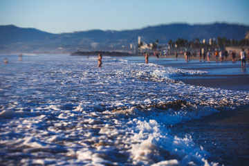 Obraz premium Widok na Venice Beach na zachód słońca, z Oceanem Spokojnym, Wenecją, Los Angeles, Kalifornia, Stany Zjednoczone