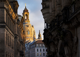 Fototapeta na wymiar Dresda ed i suoi monumenti