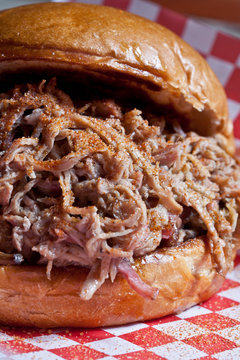 Pulled pork sandwich