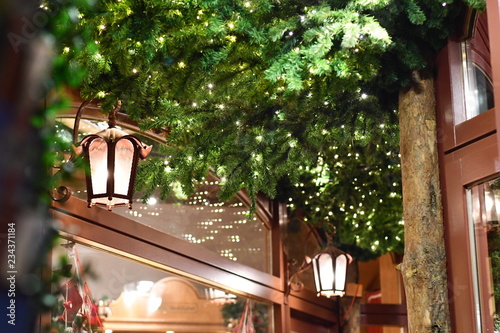 Weihnachtsdekoration Im Außenbereich Einer Strasse