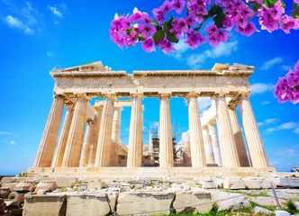 Fototapeten Fassade des Parthenon-Tempels über strahlend blauen Himmelshintergrund mit Blumen, Akropolis-Hügel, Athen Griechenland © neirfy
