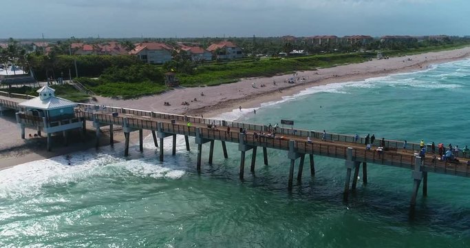 jupiter beach pier pan right 2