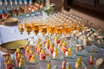 glasses of champagne