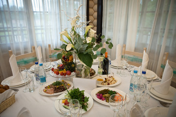 laying of a wedding table