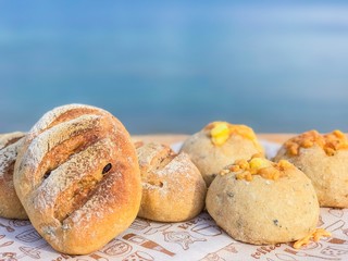 海辺で食べる美味しいパン