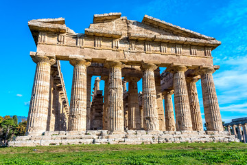 Obraz premium Temple in the Ancient Greek Roman Town of Paestum, Italy