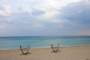 浜辺のハンモック