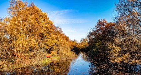 Panorama Herbst Landschaft am Fluß