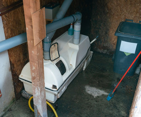 Compost machine of a composting toilet