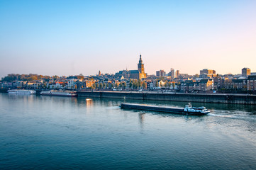 Rondom de Spiegelwaal bij Nijmegen