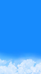 快晴の上空に浮かぶ雲