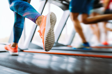 Picture of people running on treadmill in gym