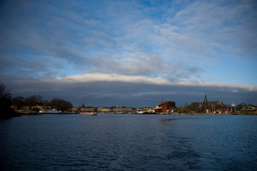 Obraz premium Winter cloud torning up over Stockholm inner harbour.