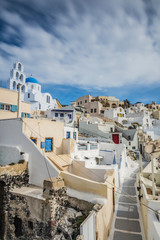 Il pittoresco villaggio di Pyrgos Kallistis, isola di Santorini GR	