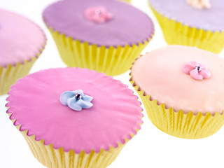 PASTEL COLOURED CUP CAKES / FAIRY CAKES